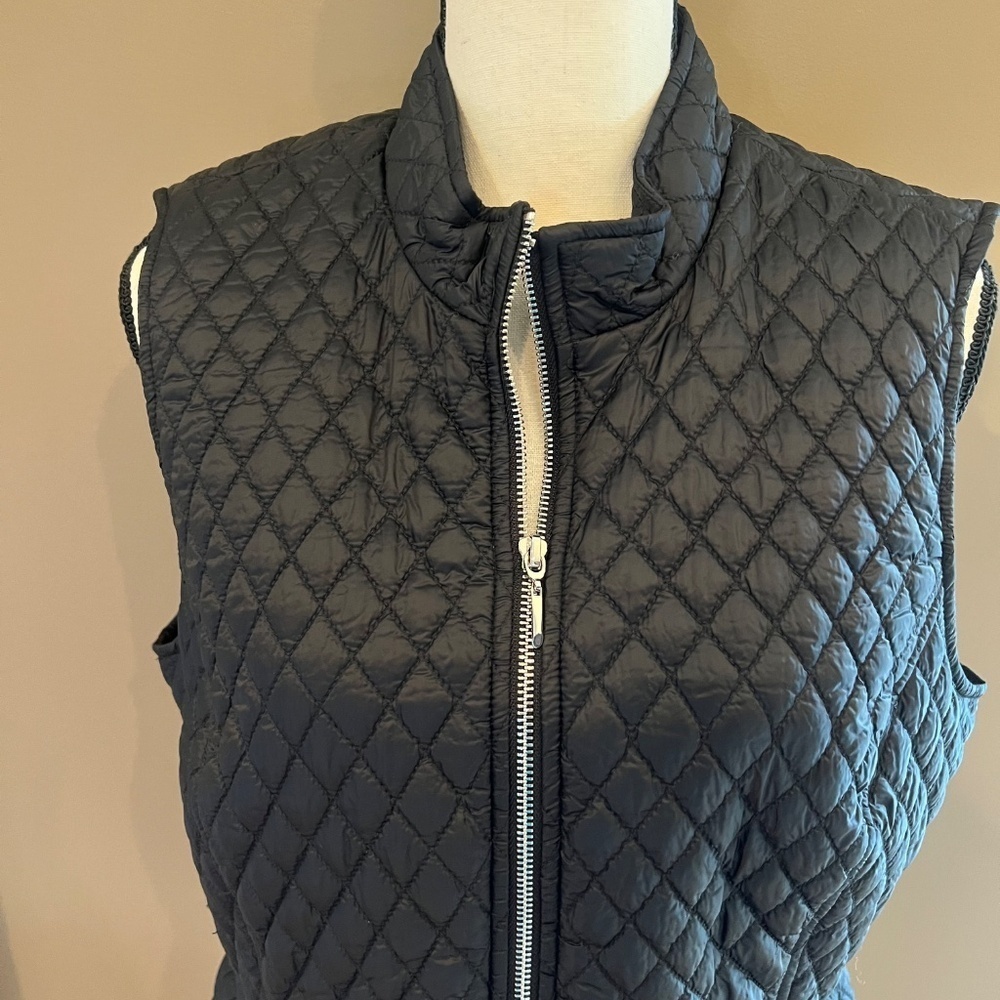 White House Black Market Women's Black Quilted Peplum Vest, Size Large - Picture 2 of 13